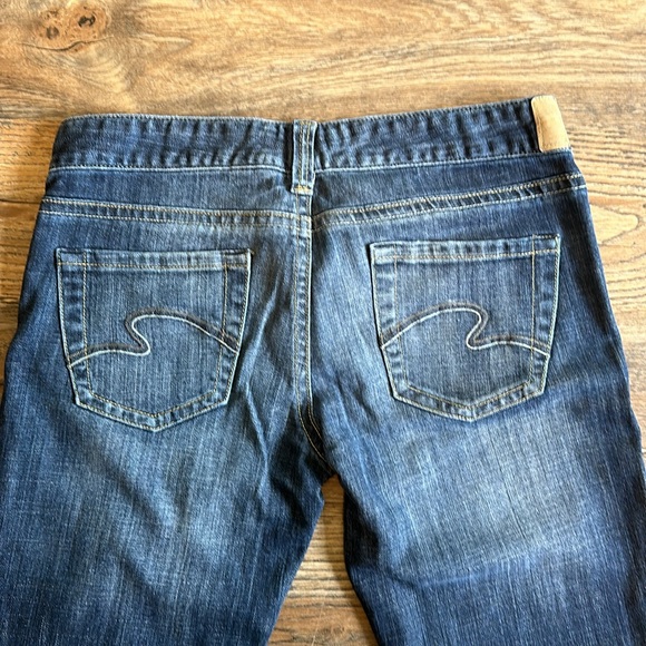 Maurices jeans, Ashlyn Boot. Size 5/6 long - Picture 3 of 6